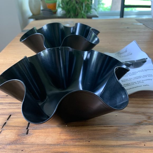 Non-Stick Tortilla Shell Makers - Set of 2, Never Used, NWOT - Picture 2 of 6